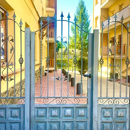 Cal Querol Llivia - Piscina Daire